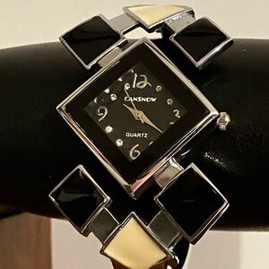 Cansnow Retro Y2K Geometric Bangle Watch Womens
